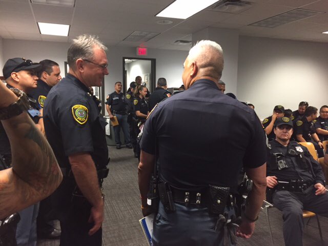 houstonpolice's tweet photo. .@EPPOLICE was at HPD Westside Patrol Station roll call ready to join our officers on patrol. Thank you for the support!!!#TexasStrong https://t.co/sSy6ScLf5G