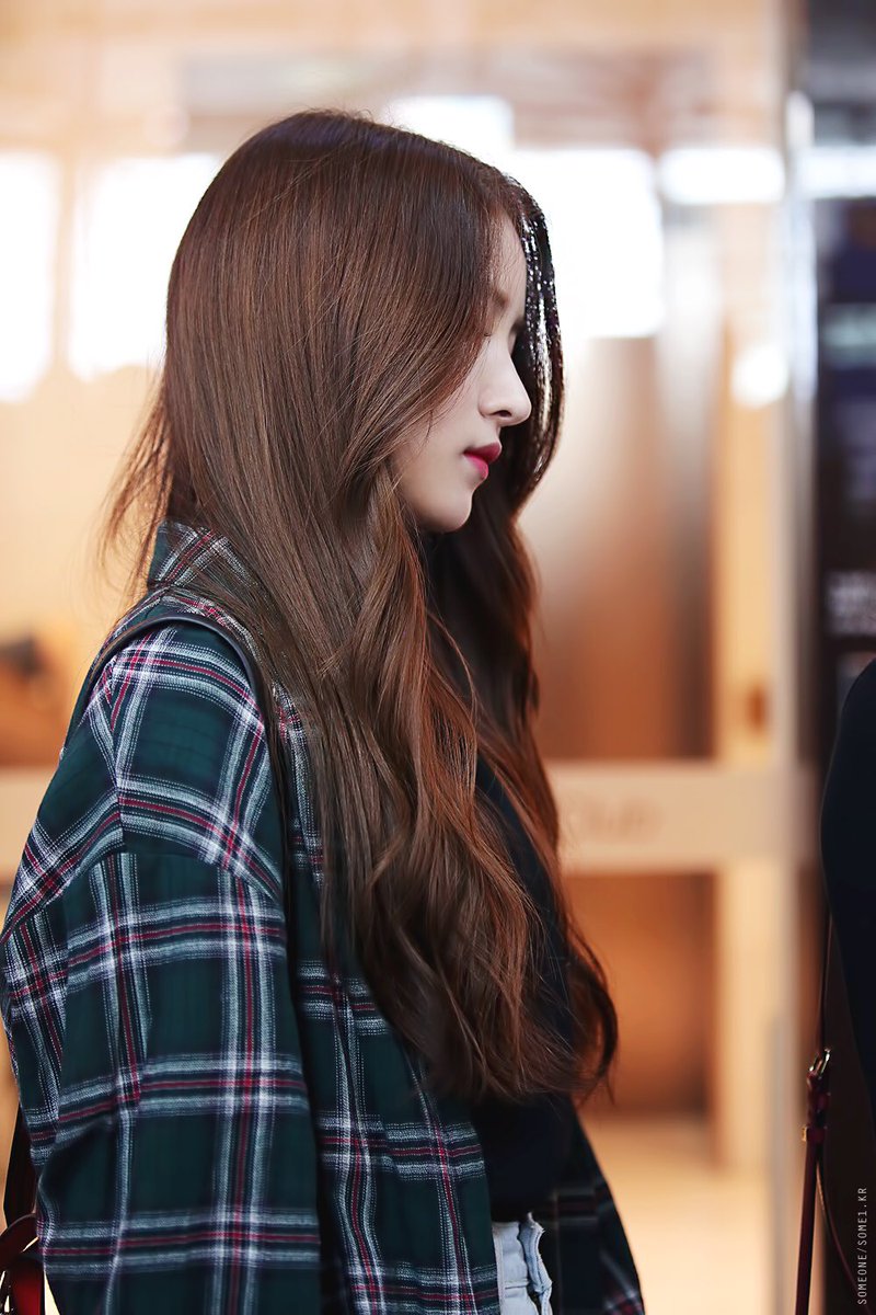 some1kr's tweet photo. 170901 인천공항 출국🛫 6pics
#여자친구 #소원 #GFRIEND 
@GFRDofficial

👀: https://t.co/03nmS8c3fr https://t.co/G6dsqOhBD0