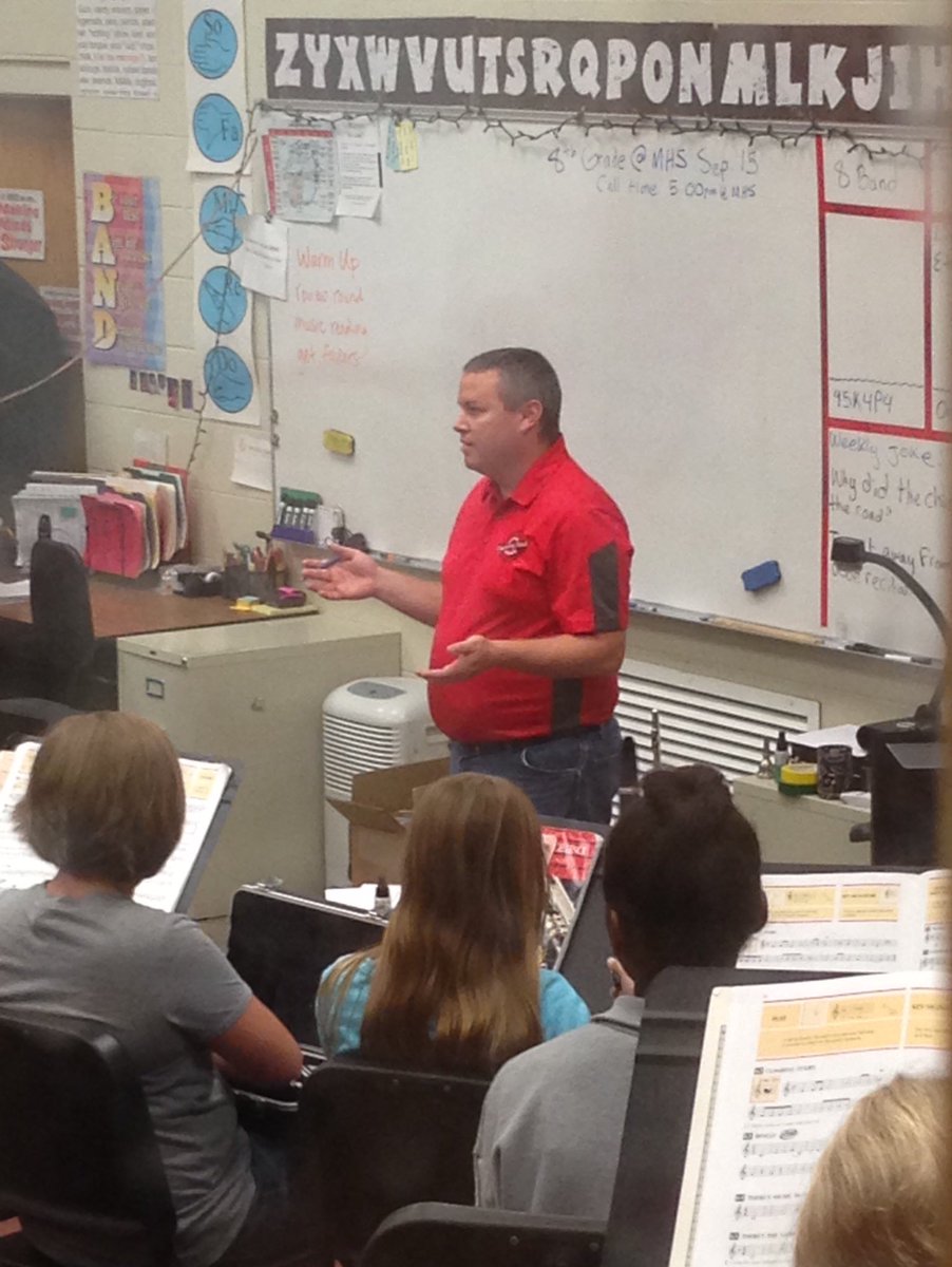 MexicoHSChoir's tweet photo. Not a pic together, but glad 2 work w/ this guy @ both buildings this year. @MMS_Mexico_MO @MexicoMoHS #WeAreFamily #MusicFam #B2SBlitz https://t.co/YxtE7RXxFB