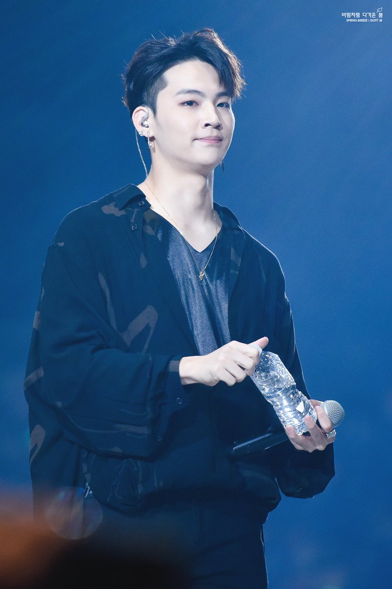 springbreeze16's tweet photo. 170820 KCON in LA ✨✨ #JB #재범 #GOT7 #JJProject #Verse2 #내일오늘 https://t.co/8QThoMen5S