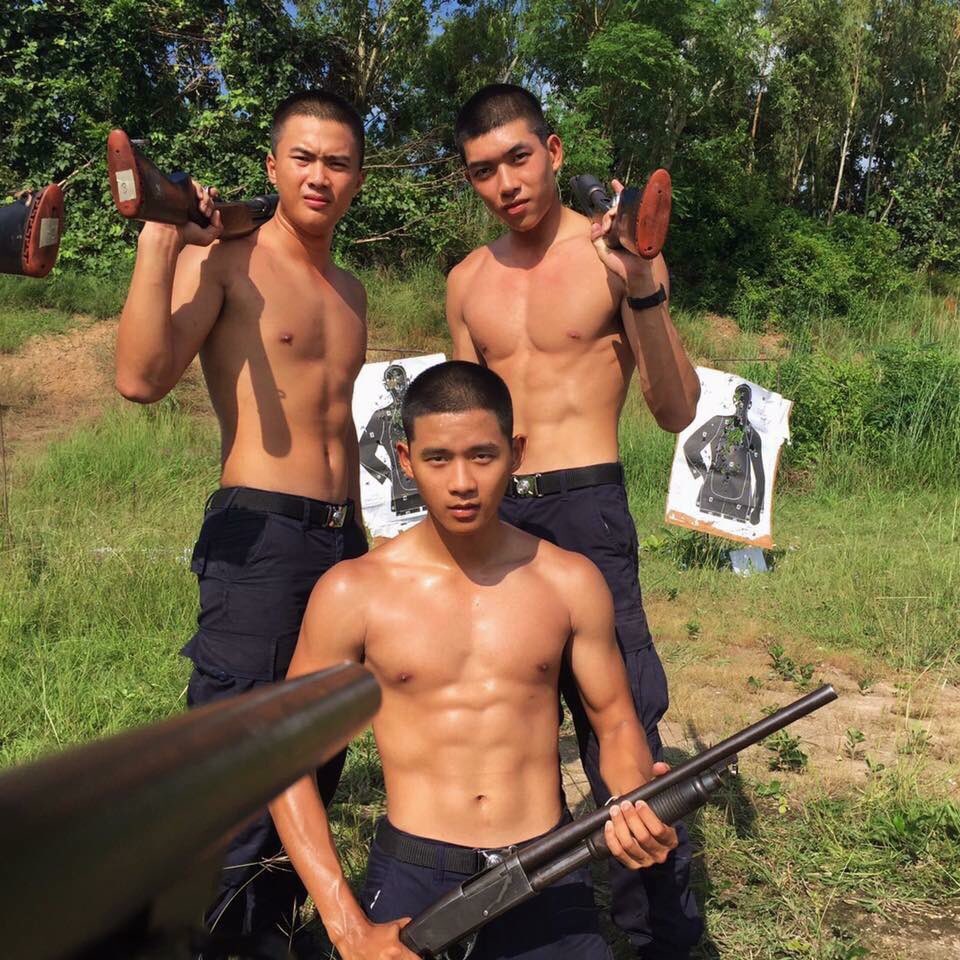 warawoot6's tweet photo. เข้าป่ากัน https://t.co/qZKOS99wXf