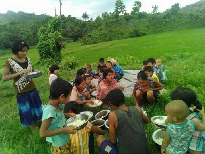 Bengalis terrorist attacks Rakhine homeless family
#RakhineState in myanmar