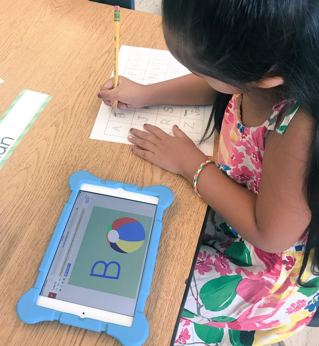 TeachGonsalves's tweet photo. More letter hunt fun from @Garfield_1317 class!! #FunFriday #KinderChat #FSEdTech #SmartPanthers https://t.co/TkPCTopPgW