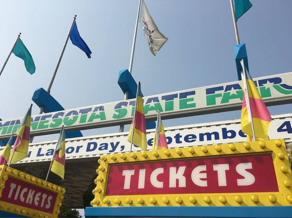 pconstantian's tweet photo. We out here. #cheesecurds #everythingonastick #bucketofcookies #buttersculpture #mnstatefair https://t.co/6el0Isl7EM https://t.co/Sd9c2ndpsv