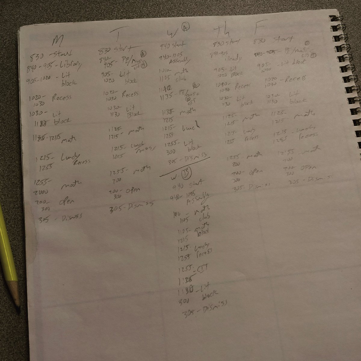 TheWeirdTeacher's tweet photo. Figuring out schedules is fun! #teachingfun #simpleright #istodayanAdayoraBday https://t.co/XKe4oW5Yf4