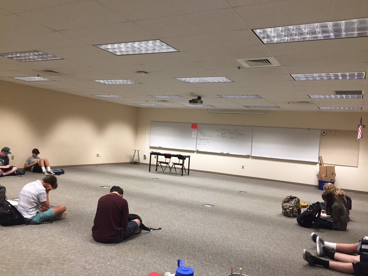 MsShastaRay's tweet photo. Day three, stuff trickling in! #21centuryflexablelearningspace https://t.co/xVgAnA9DcQ
