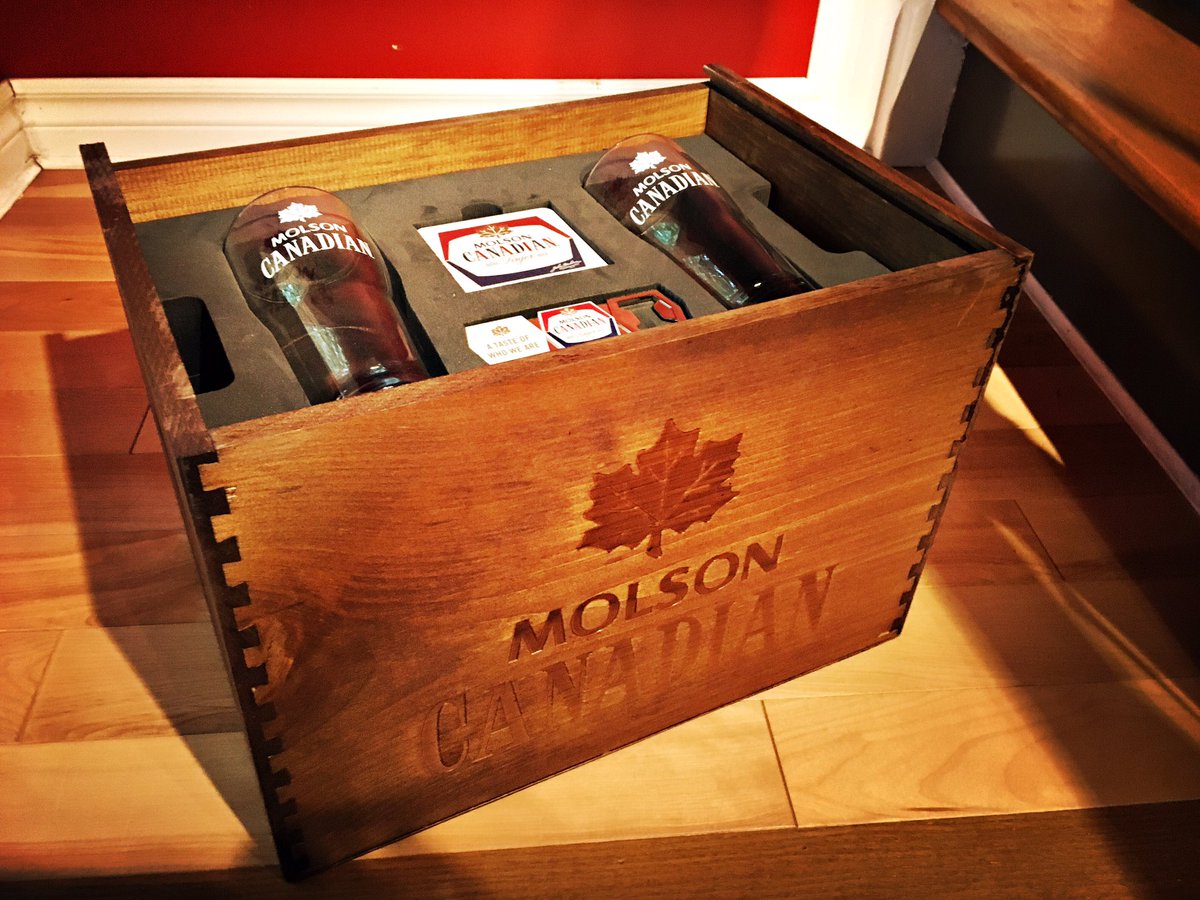 timhicksmusic's tweet image. Huge thanks to the fine people at @Molson_Canadian for sending this beautiful gift box over! Cheers! #Canada150 #ForeverRebels