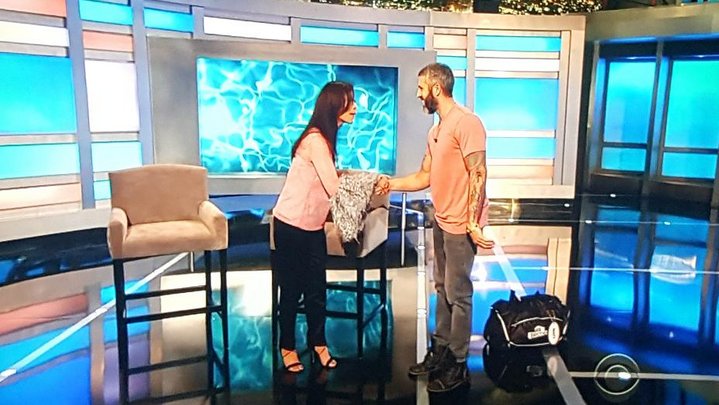 BB21Rewind's tweet photo. The moment Matt was so nervous over - Hug or handshake Hug or handshake
Handshake it is #BBMatt #MattUpdate #TeamMatt 8/31 Live Show https://t.co/CNCHAJLJJY