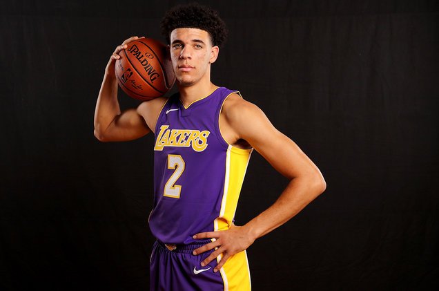 billboardhiphop's tweet photo. Lonzo Ball disses Nas and says "real hip-hop is Migos and Future" https://t.co/44kIe7XMdV https://t.co/fVvghB8U3L