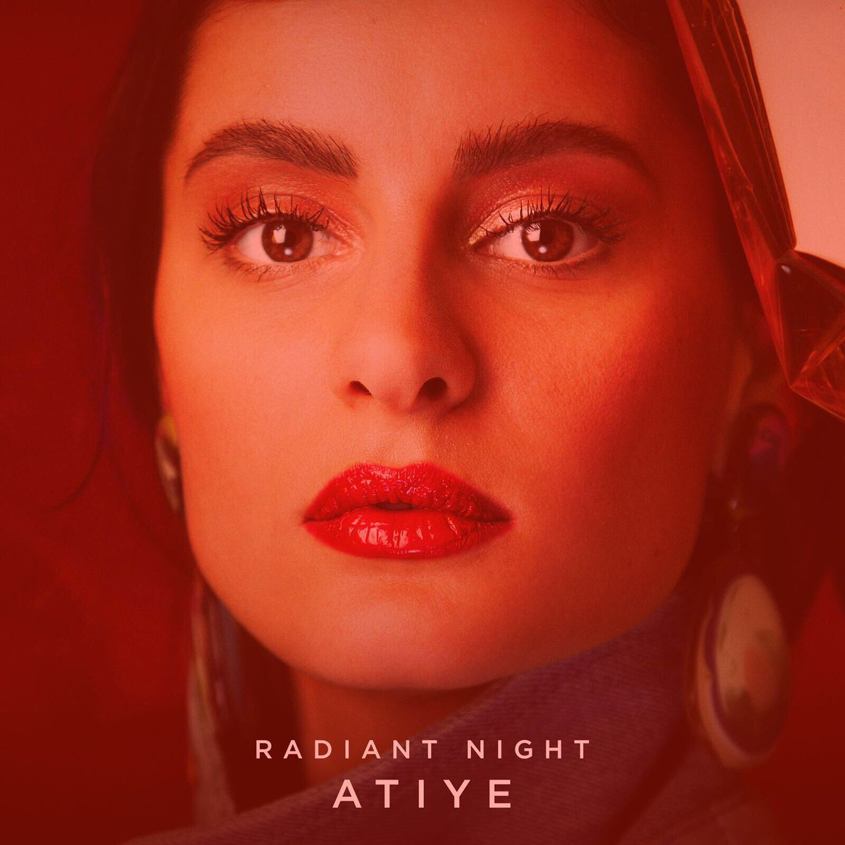 Bayram sürprizi 🎉🎉🎉 Yeni Single'ım "RADIANT NIGHT" için çok heyecanlıyım! @universelsweden
•
So excited for my new single 'RADIANT NIGHT'! ❤