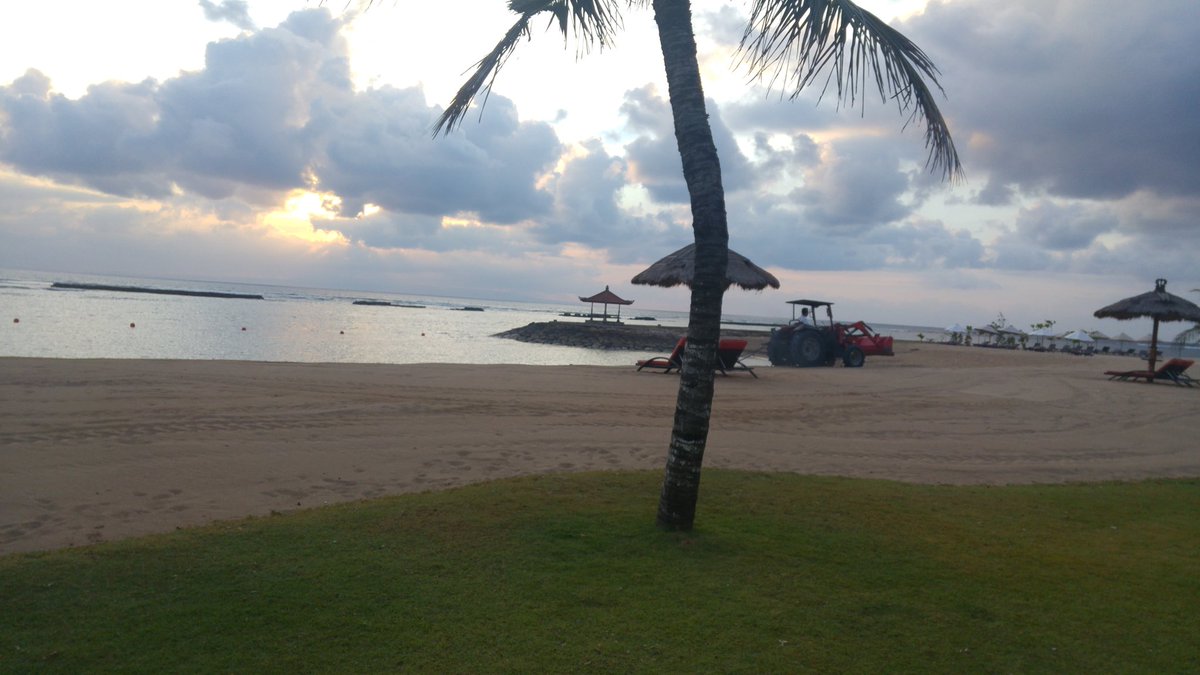 BonisiweZ's tweet photo. Tranquility at it's best... #signaturemoments, #BaliIsKaya, #BoniDoesBali https://t.co/FNSuIHPhiJ