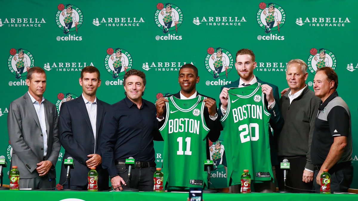 CommonRoomPod's tweet photo. I wonder if we'll look back in 10 years and look at these two pictures the same way 🤔🍀 #Celtics #Banner18 https://t.co/8stusiwAXO