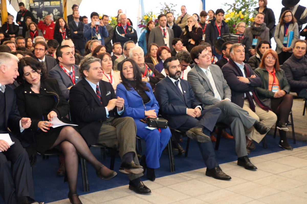 sumonteoficial's tweet photo. Como Pdte de comisión de turismo de @AChMunicip y vicepdte de @amtcmunitur, presente en inauguración de feria #Vyva https://t.co/P4FkQ3ZTRh