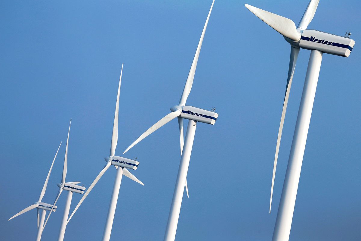 Vestas teams up with Tesla to combine wind turbines and batteries bloom.bg/2vQBJ3x