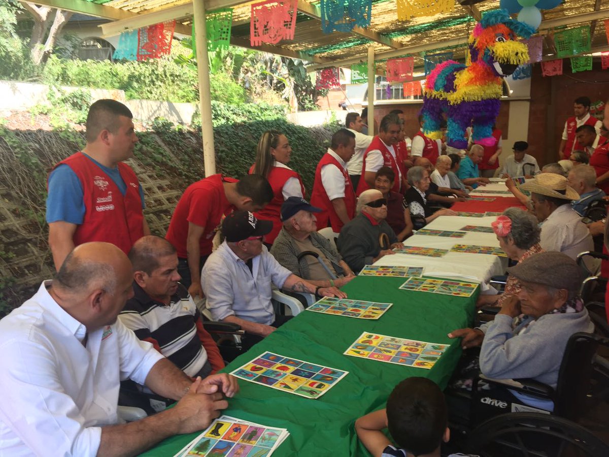 CROC_Nacional's tweet photo. #Sintoled - #CROC en coordinación con Caliente Ayuda, ALBA ROJA y @Xolos, visitamos el Asilo San Paul donde realizamos la entrega de víveres https://t.co/HmmiBGbD9X