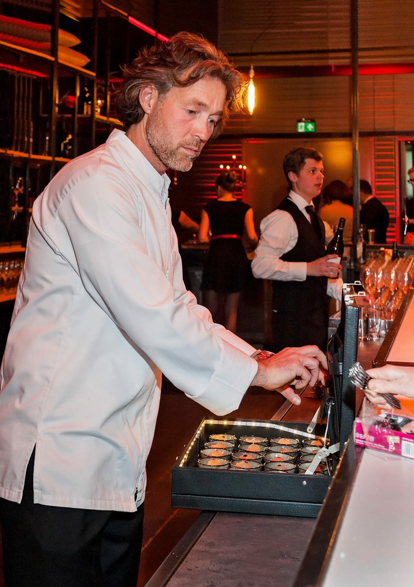 LateSummerJazz's tweet photo. NIEUW, Gastrobar van Olaf! Er worden 5 heerlijke gerechtjes bereid: Kip Quesedilla, Runder Slider &amp; meer. Om je vingers bij af te likken 😋 https://t.co/YHzr4VAiIS