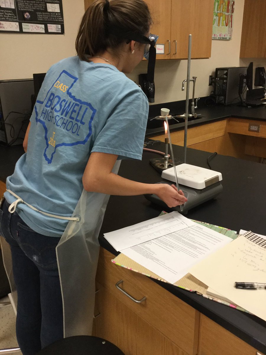 MagillChemistry's tweet photo. Fun Friday in AP Chemistry! #hydratelab #BOS360 #handsonscience @boswellhs https://t.co/ySbPwN5TLe