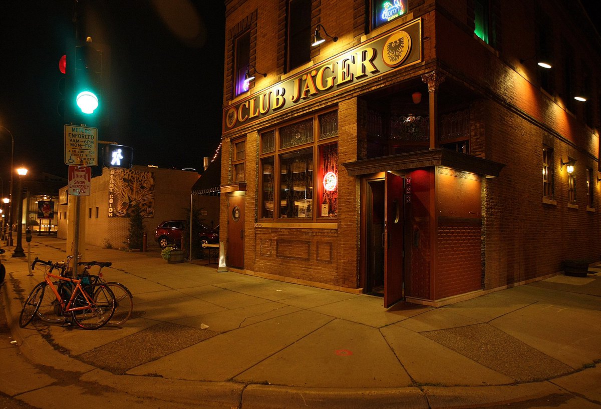 StribGoingOut's tweet photo. Minneapolis bar closes after performers, employees protest owner's donation to ex-KKK leader https://t.co/F40FubH3D3 https://t.co/aacw02cu3M
