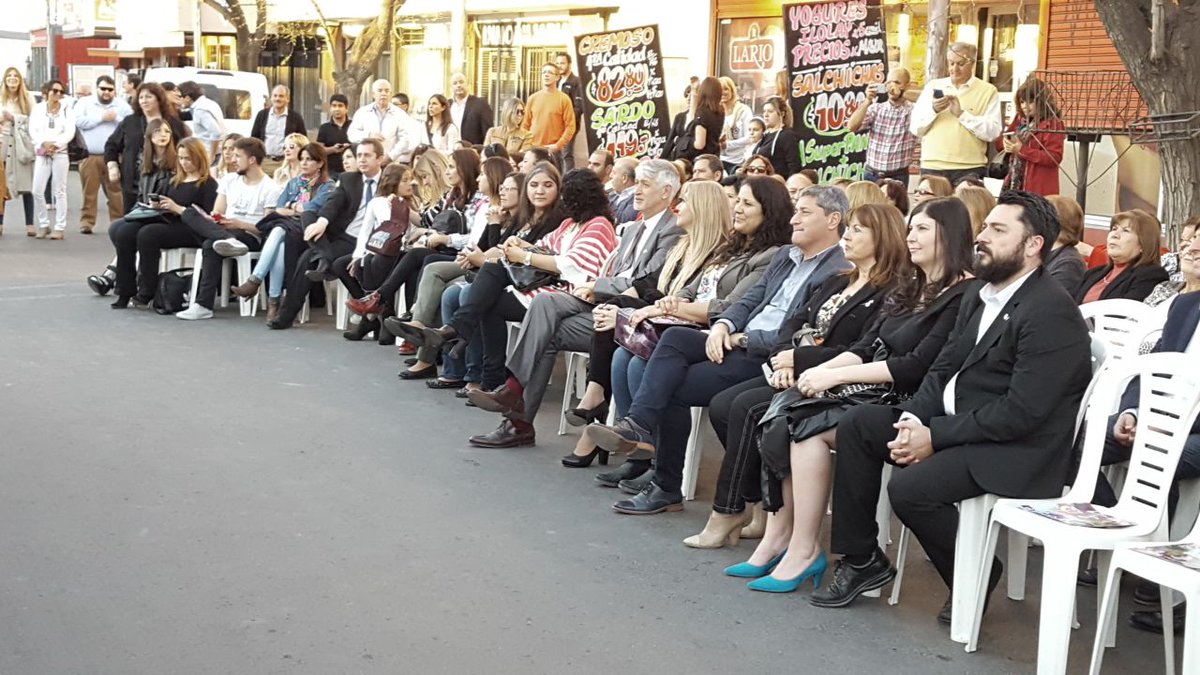 OsepMza's tweet photo. Previa artística de la inauguración de la nueva sede #OSEPCerca Guaymallén.🏡👪 Disfrutando de un espectáculo de tango con la @MuniGuaymallen https://t.co/aDKVX23nSq