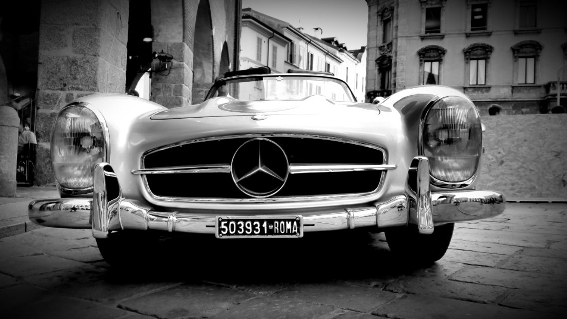 There's nothing like Monza Italy F1 weekend ! <a href="/ScuderiaFerrari/">Scuderia Ferrari HP</a> <a href="/NASCAR/">NASCAR</a> <a href="/TommyKendall11/">Tommy Kendall</a> <a href="/NBCSports/">NBC Sports</a> #MonzaF1 #tifosi <a href="/SpeedTraveler/">TheSpeedTraveler</a>