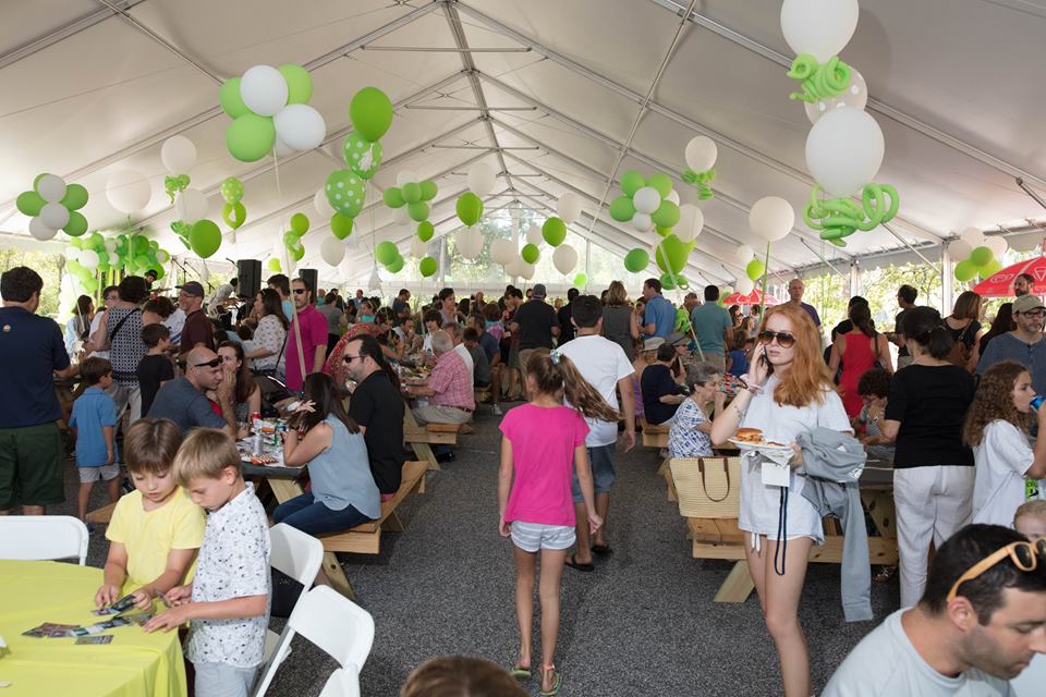 Community members enjoyed a day of festivities to celebrate the <a href="/The_TempleAtl/">The Temple Atlanta</a>’s 150th birthday in Atlanta. | 📷:  Eli Gray |🎸: Oh No Stereo