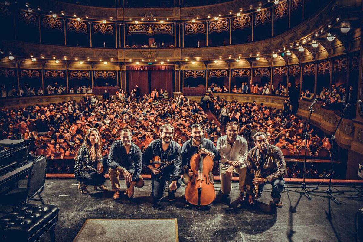 BohemianTrio's tweet photo. Sharing our music with a new generation of Bohemians! #bohemiantrio @NewDocta #newdocta #kidsandmusic https://t.co/CuyeOOCvbT