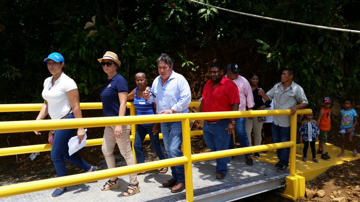 CortezDelfia's tweet photo. @MopPanama inauguró nuevo puente peatonal en Los Ríos en  Puerto Pilón, Colón, remplazando al viejo puente colgante de madera.@TReporta https://t.co/6ua4ylIx3J