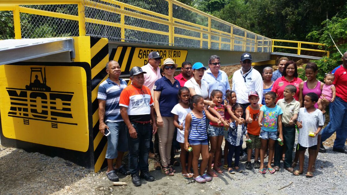 CortezDelfia's tweet photo. @MopPanama inauguró nuevo puente peatonal en Los Ríos en  Puerto Pilón, Colón, remplazando al viejo puente colgante de madera.@TReporta https://t.co/6ua4ylIx3J