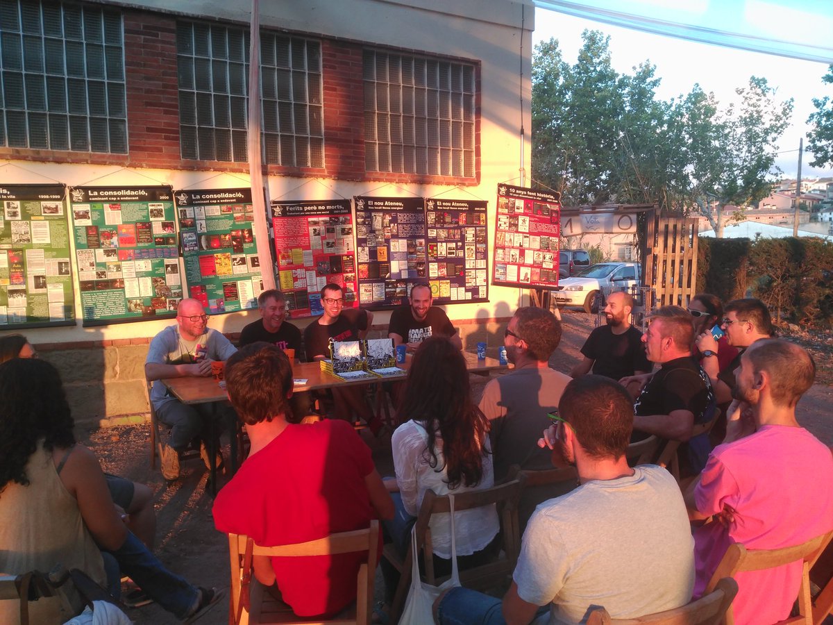 israelfalcom's tweet photo. Moltes gràcies @desdelareserva per la jornada d'avui, gran projecte. La memòria com antídot. O ho fem nosaltres o ells. #feshotumateixa https://t.co/H4Ig5OxSRt