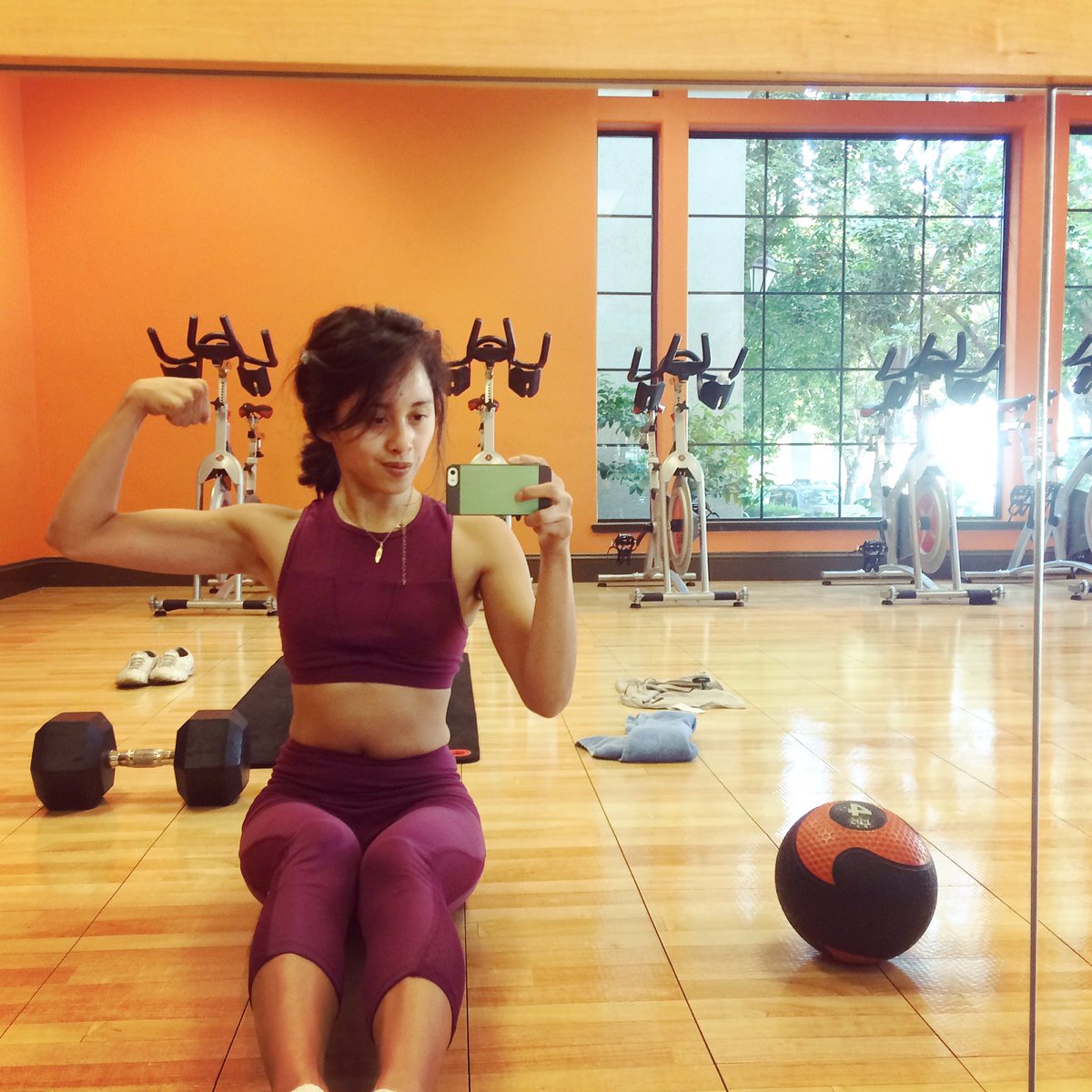 seemcat's tweet image. Happy Friday🎉/September🍁🍂! Why, yes. @WomenWhoCode 🙋🏻👩🏻💻 work out too 🏋🏻♀️👌🏼. #strongisbeautiful #justkeepcoding