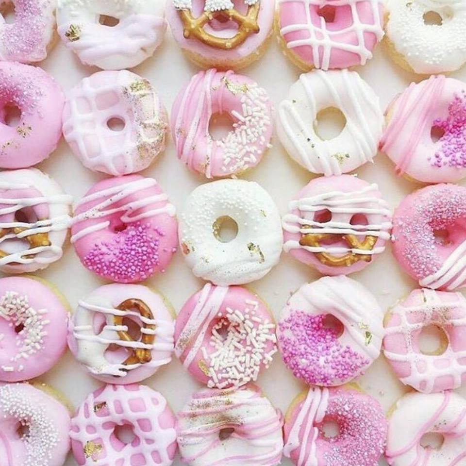 LIMMediaGroup's tweet photo. Donuts. We love them. That is all. 🍩 🍰🍩🍩https://t.co/d1uGtu3jJm #longweekend #labourdayweekend #welovedonuts #limmediagroup #yummytreats https://t.co/ks1qSVii9X