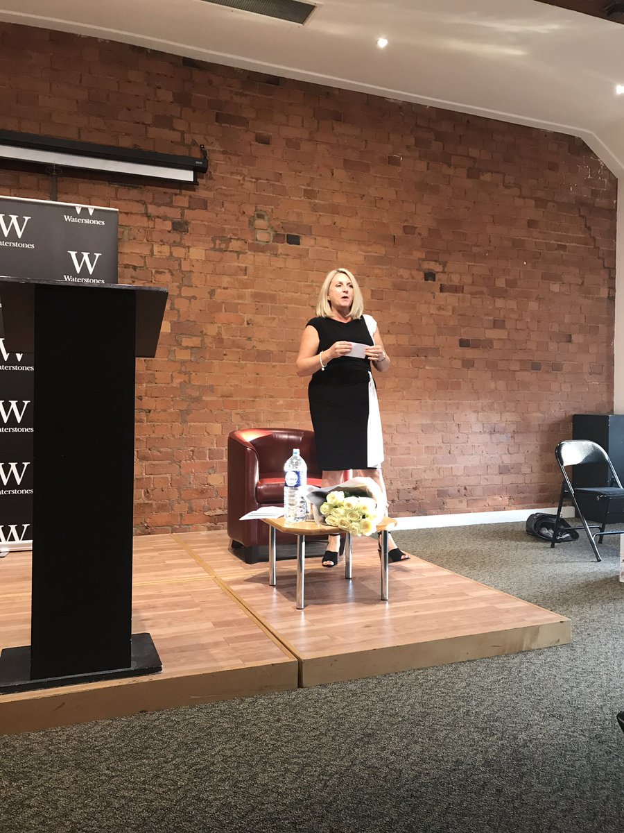 hannahbrightpr's tweet photo. "Even if I didn't know I wanted to be a writer, I was storing up all these stories" @CathyBramley on her stories #LemonTreeCafe launch! 🍋❤️📚 https://t.co/iKSFmaByCe