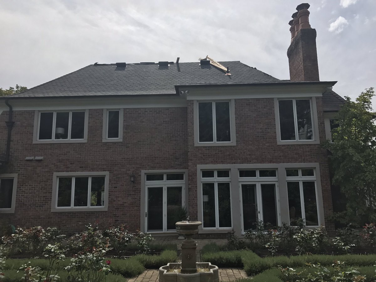 4SeasonsChardon's tweet photo. @CertainTeedRoof Belmont shingles going on great! A few more days and it's a wrap! #integrityroofsystem #roofing #surestartplus #chardon https://t.co/o09b6RhXXD