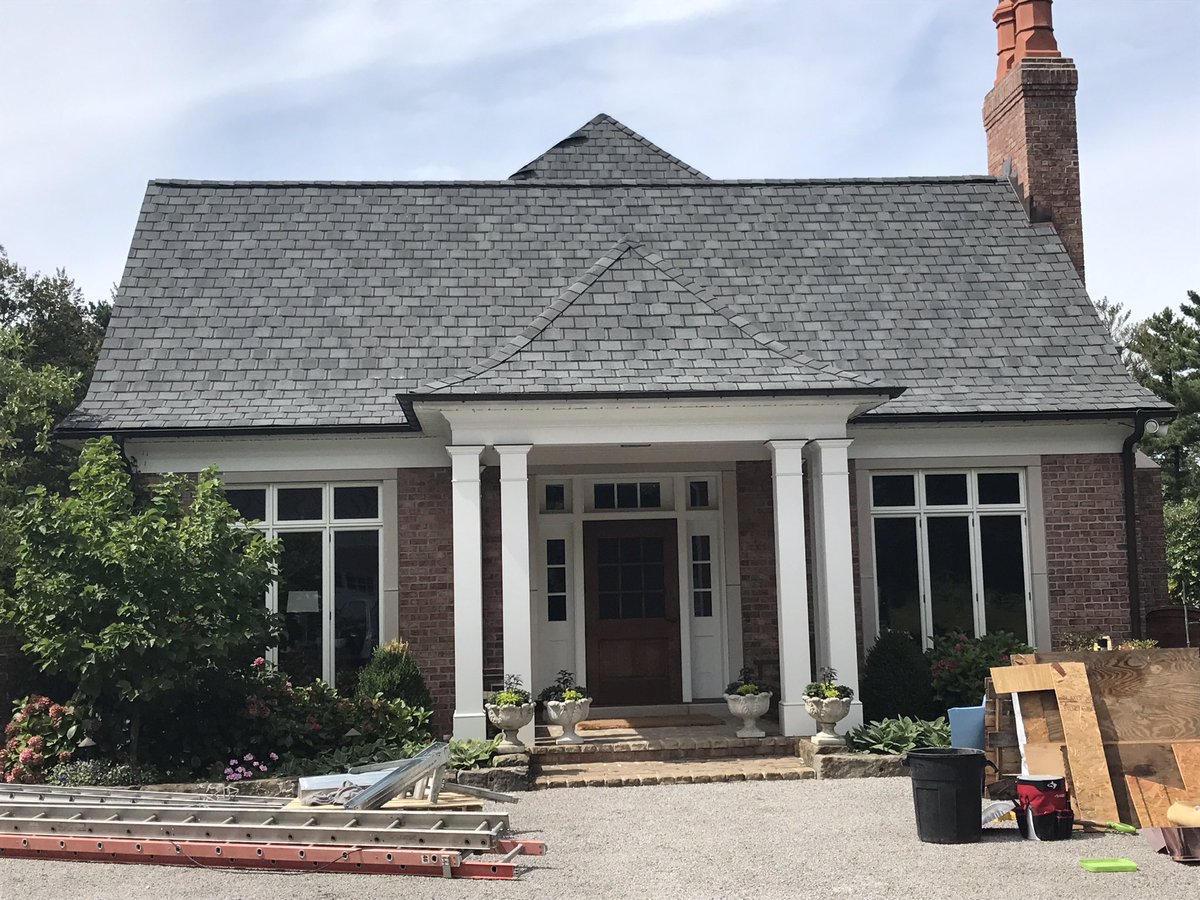 4SeasonsChardon's tweet photo. @CertainTeedRoof Belmont shingles going on great! A few more days and it's a wrap! #integrityroofsystem #roofing #surestartplus #chardon https://t.co/o09b6RhXXD