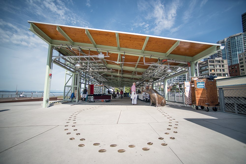 MktFoundation's tweet photo. Enjoy your three day weekend everyone! Hopefully you make it down to the Market to enjoy the new MarketFront. #marketcharm #bronzehoofprint https://t.co/V0IzXYYVst