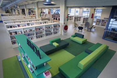 ED_Eindhoven's tweet photo. Neos en bieb Eindhoven slaan handen ineen tegen overlast daklozen https://t.co/zkaP59gN3B https://t.co/oWDekCw6w2