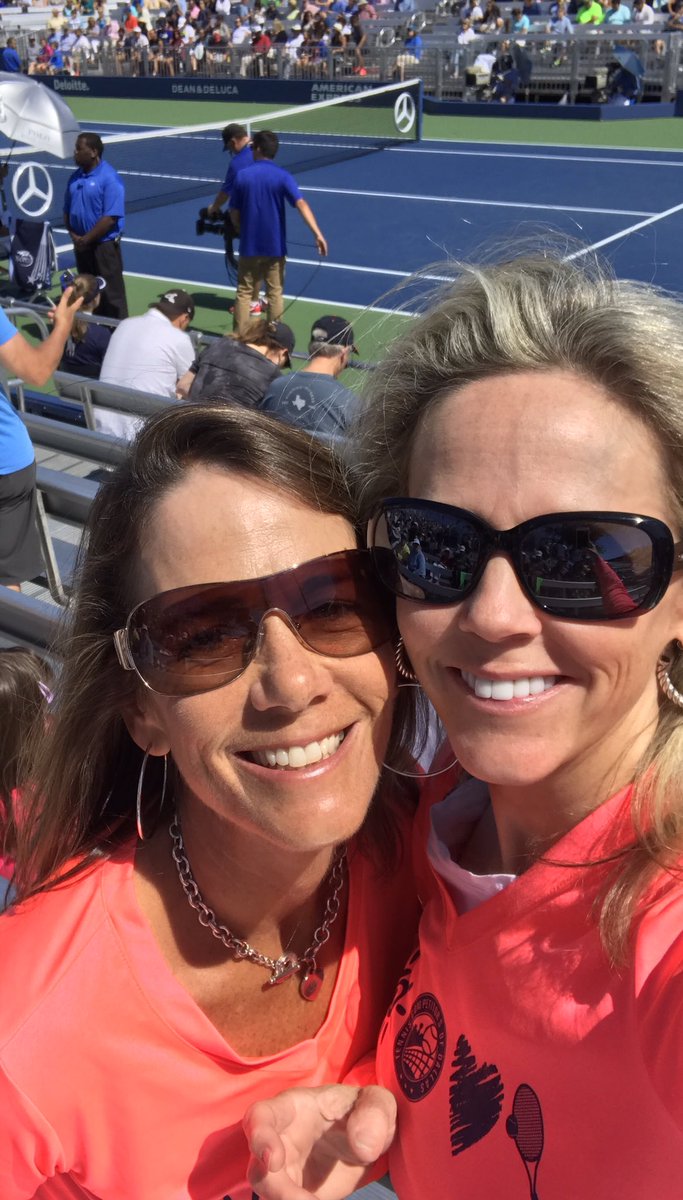 KristenKFord's tweet photo. Cmon Sloan #babygotbackhand #usopen https://t.co/pUNO8bU12d