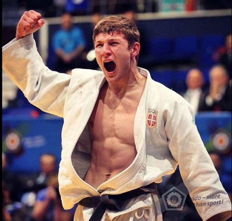 LE_NABOKOV_92's tweet photo. ZLATO ZA SRBIJU 
Nemanja Majdov  PRVAK SVETA! 🇷🇸💪💪💪🇷🇸 https://t.co/Dwp7UZZ2Xs