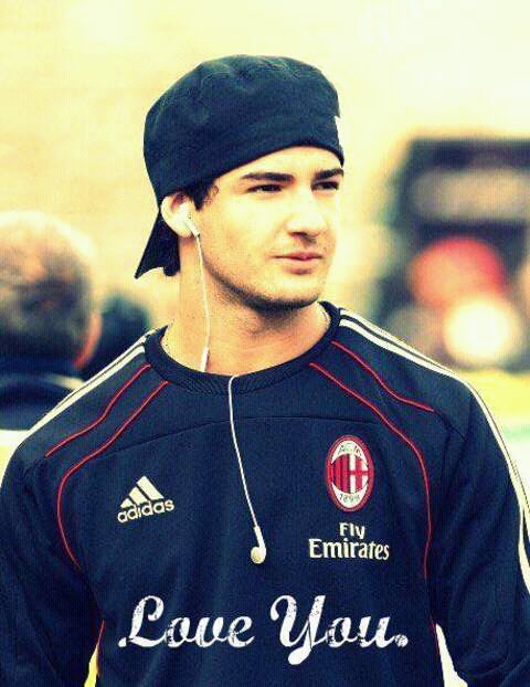 Happy birthday Alexandre Pato 
(2-09-1989) 