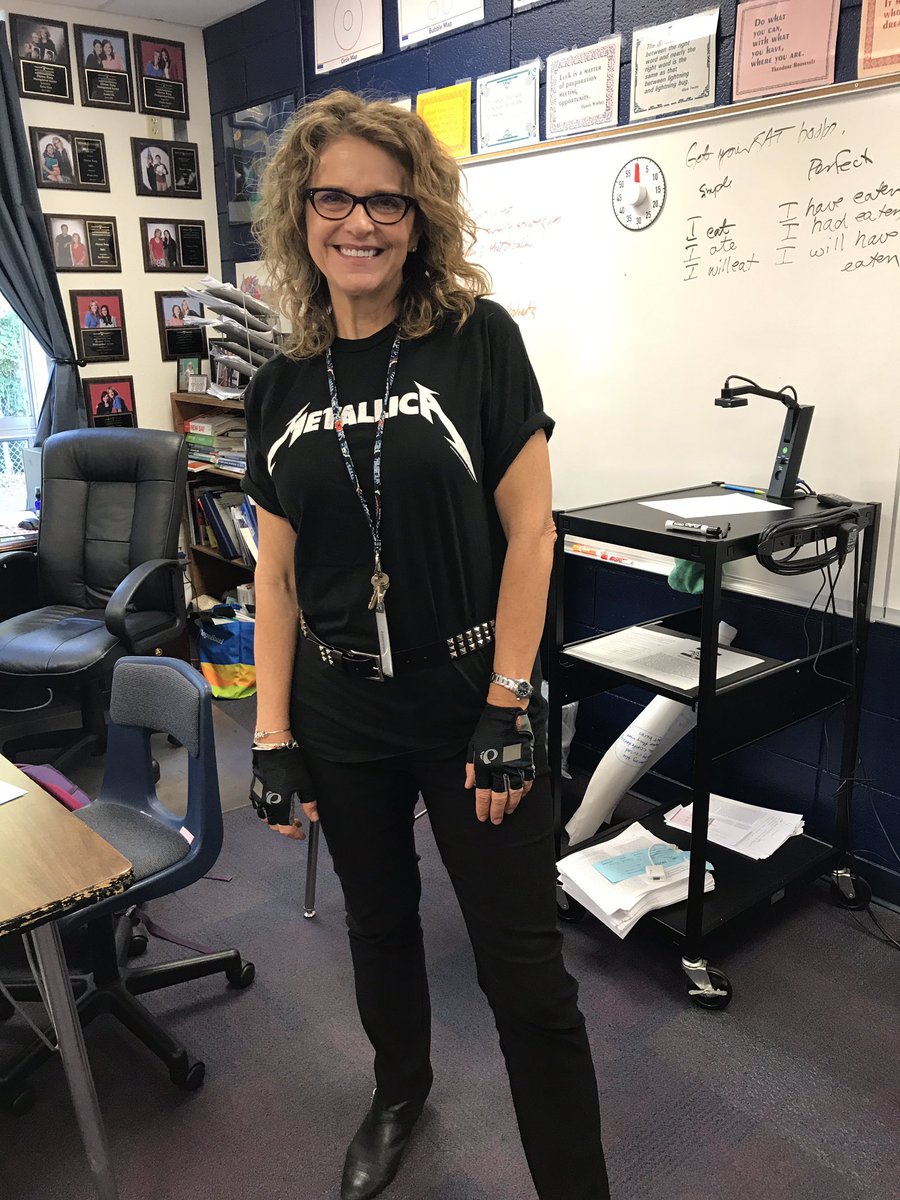 Dianna_Trang's tweet photo. Rocking the 80s today! #ghsunity @Metallica https://t.co/WsR15qsTQ2