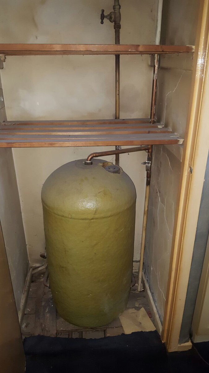 Bumblebeeheat's tweet photo. 40 year Old back boiler out -a new A rated combi boiler in.Full system flush and 10 year warranty @WhichTraders #wtotm @Intergasheating 🐝🐝🐝 https://t.co/TONsJ4Xwdp