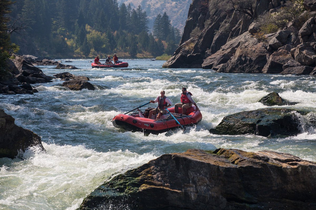 Interior's tweet photo. #LaborDayWeekend is the perfect time for a public lands adventure: https://t.co/KhzDkvuM3C https://t.co/wqQ0AcBaqe