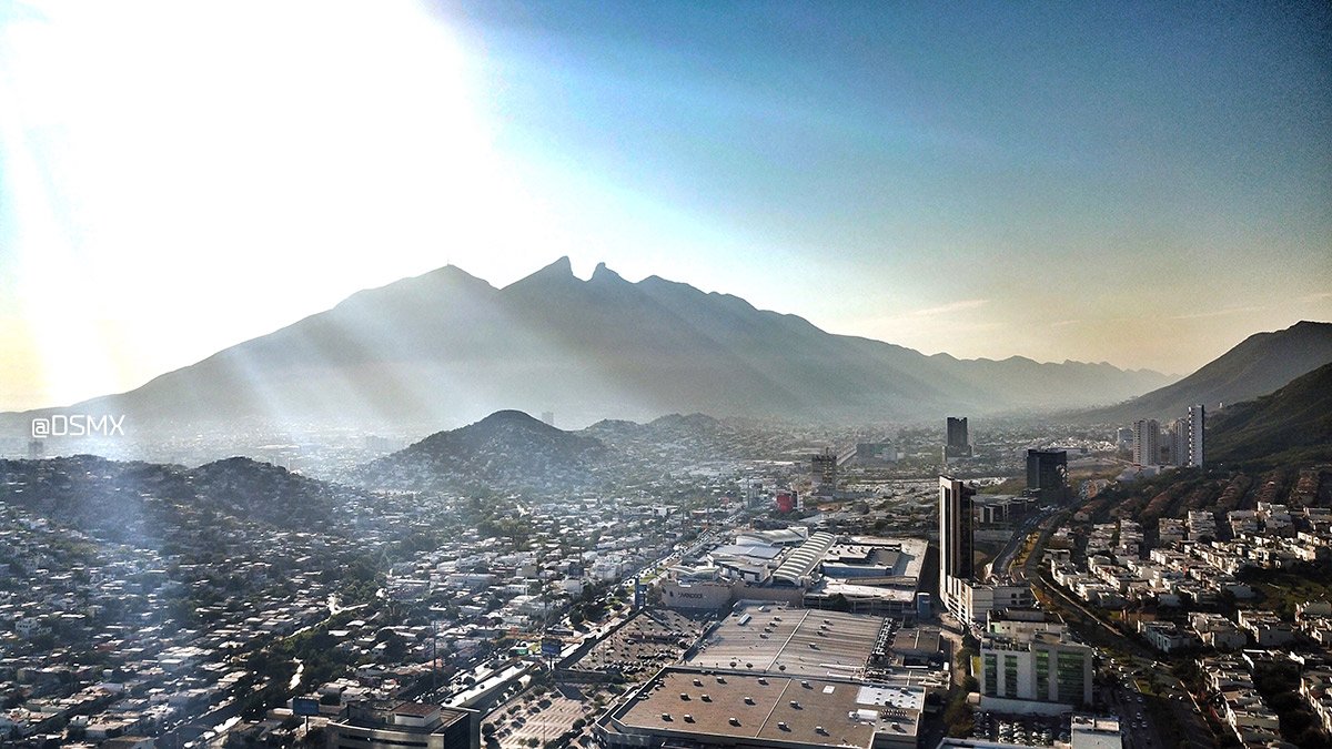 mx_drone's tweet photo. La Silla en Monterrey. Copyright: dronestudiomx #lasillamonterrey #dsmx https://t.co/qGv9NFb5Dg
