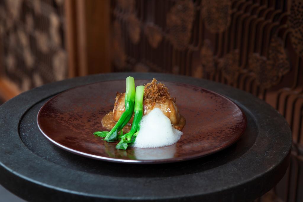 Sweet scallops in a savoury XO sauce with salted egg yolk, shrimp roe and fruity lychee #HKKSolarTerms