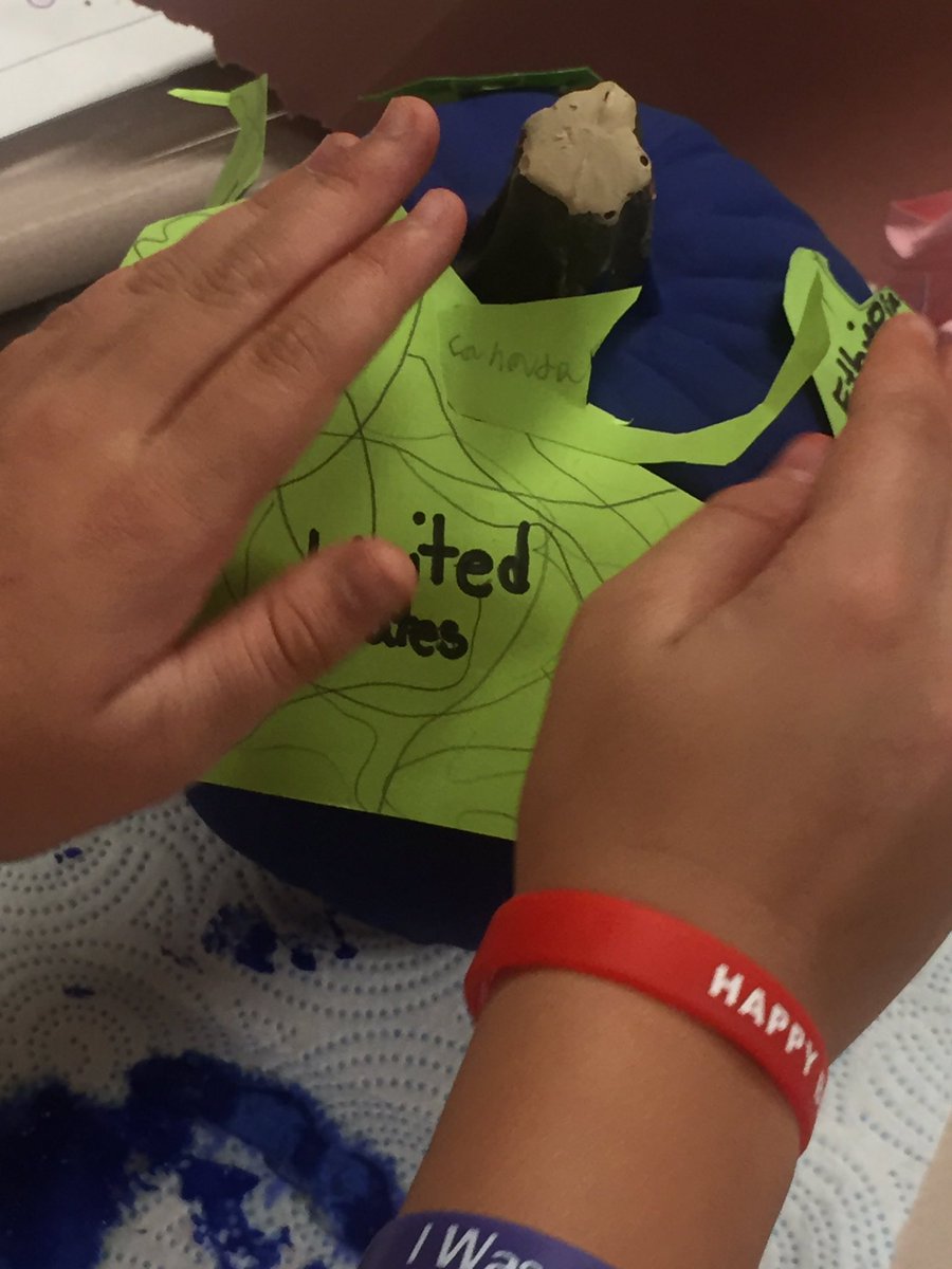 SwagDogs122's tweet photo. It may be too early for Halloween but The Ruff Riders did an awesome job transforming pumpkins into globes! #Makinglearningfuneveryday https://t.co/Wzs4EsqTX2