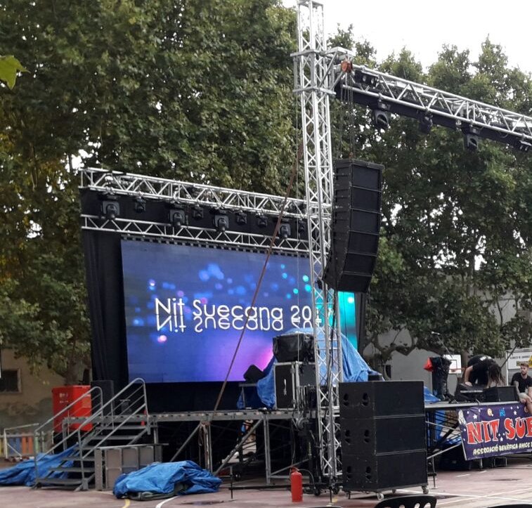 Noche de #conciertos con <a href="/lsdelriogalan/">Luigi Del Rio</a> #Sueca #Valencia #Nocheperfecta 😎🎹🎛🎧🎷🎸