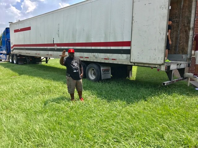 AliefISD's tweet photo. Thanks to @sun_days &amp; Texas Commerce Trucking for help delivering surplus donations to Salvation Army and Pennywise #aliefstrong https://t.co/K0LydXqzFt