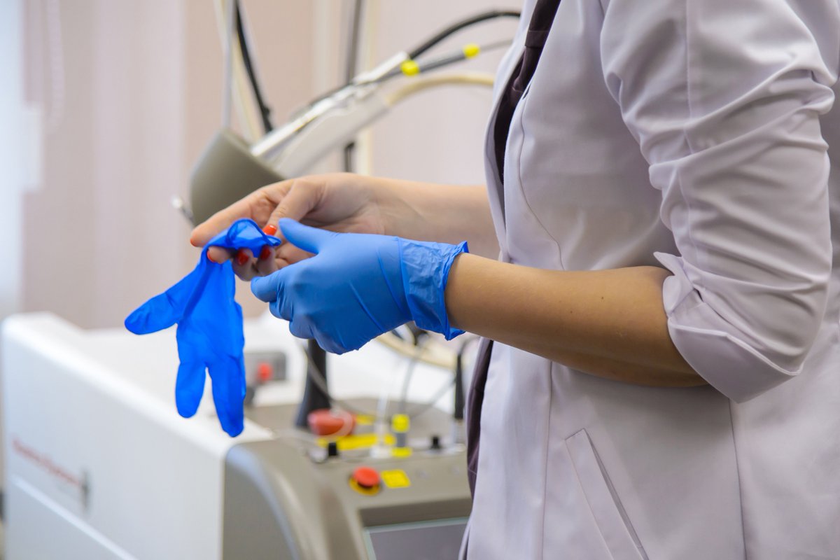 minsaude's tweet image. Hospitais Universitários ganham reforço de R$ 102,5 milhões para melhorar a infraestrutura das unidades, além de custear o atendimento prestado à população. Confira os 48 hospitais que receberão os recursos do @minsaude portalms.saude.gov.br/noticias/agenc…
#SUS