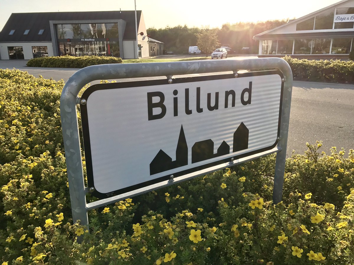 MrKevinHinkle's tweet photo. Thus concludes another wonderful trip to the @LEGO_Group's global headquarters in #Billund, #Denmark! Play Well. ๐ฉ๐ฐ #LEGO #AFOL #InsideLEGO https://t.co/Grcl4xqyMW