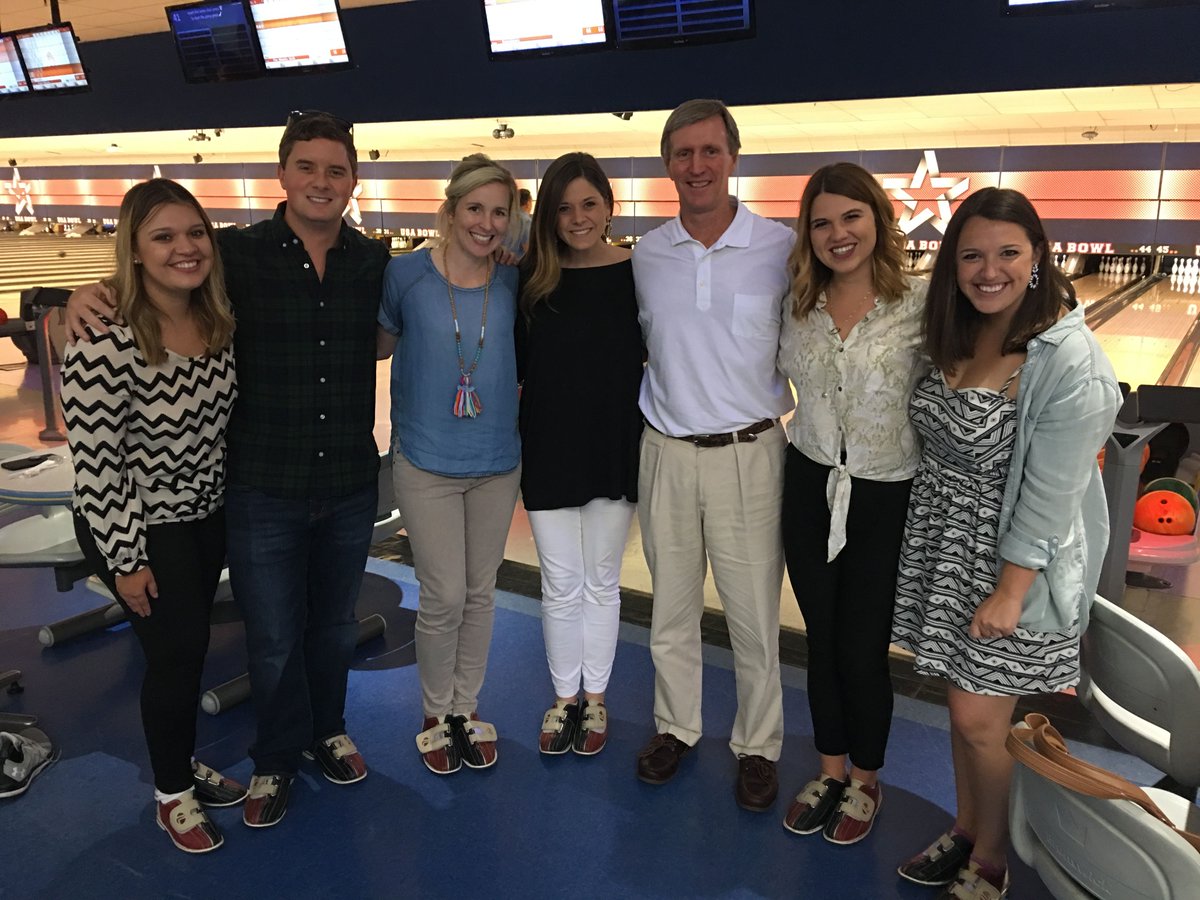 hck2's tweet photo. Our team had a blast at @AmbitEnergy’s #AMBITION2017 Strike Out Hunger bowling tournament! #hck2life https://t.co/C73GibHk6f